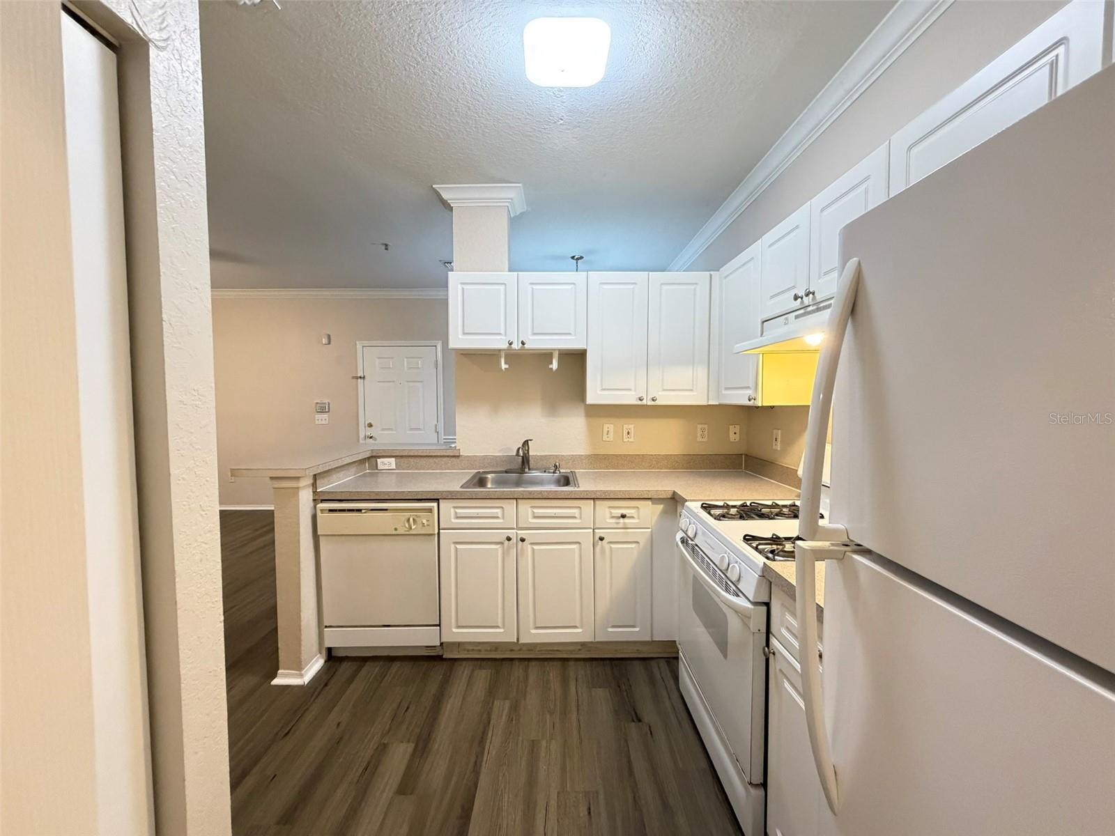 GRAND RESERVE/KIRKMAN PARKE CO - Residential Lease