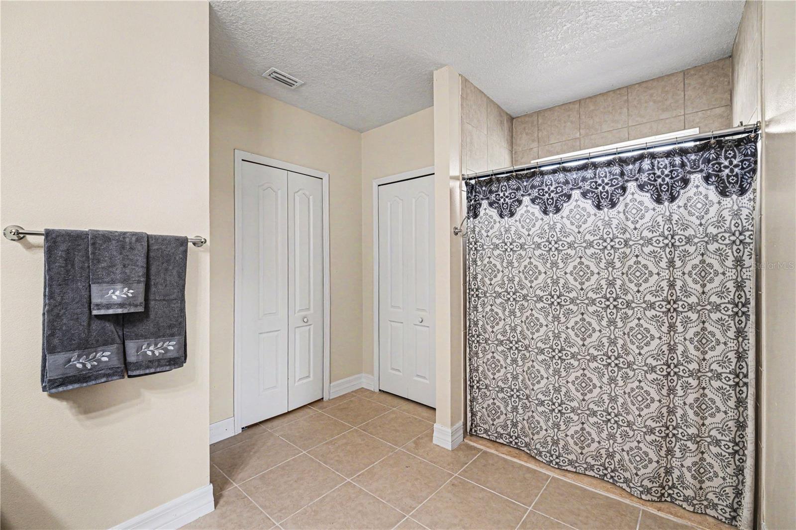 PINEWOOD ESTATES - Residential