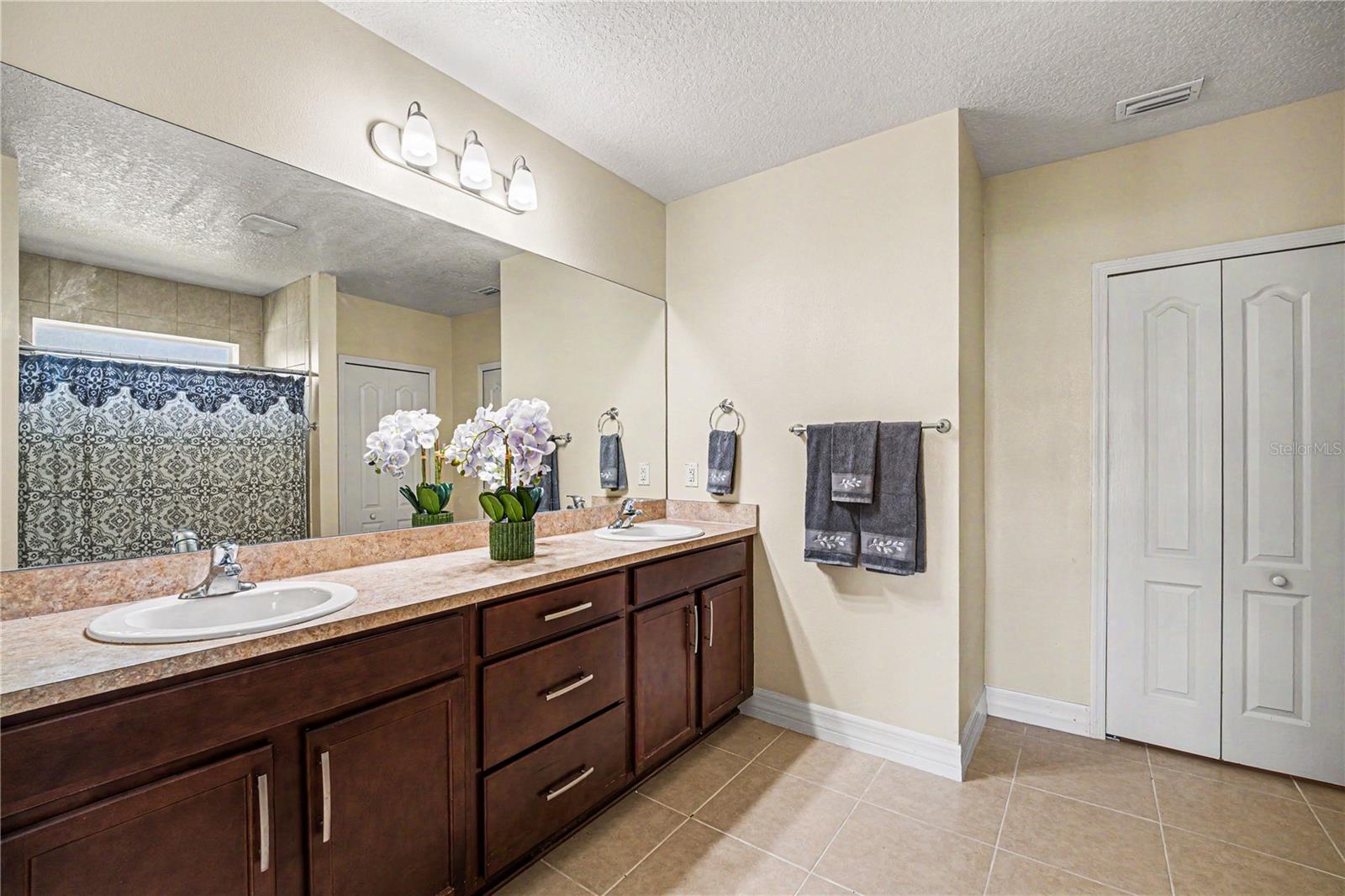 PINEWOOD ESTATES - Residential