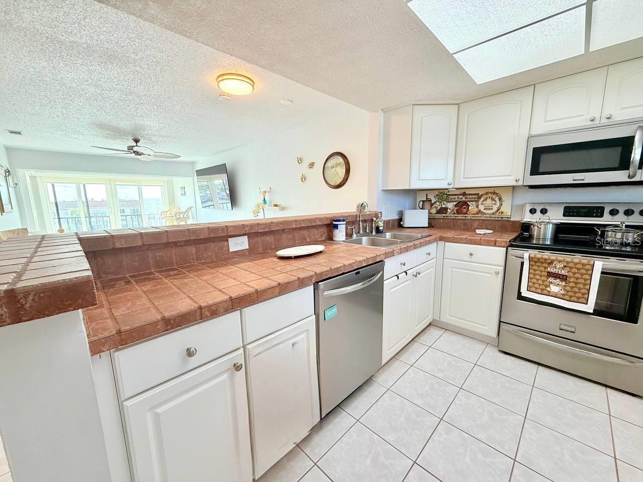 IMPERIAL COVE 8 - Residential