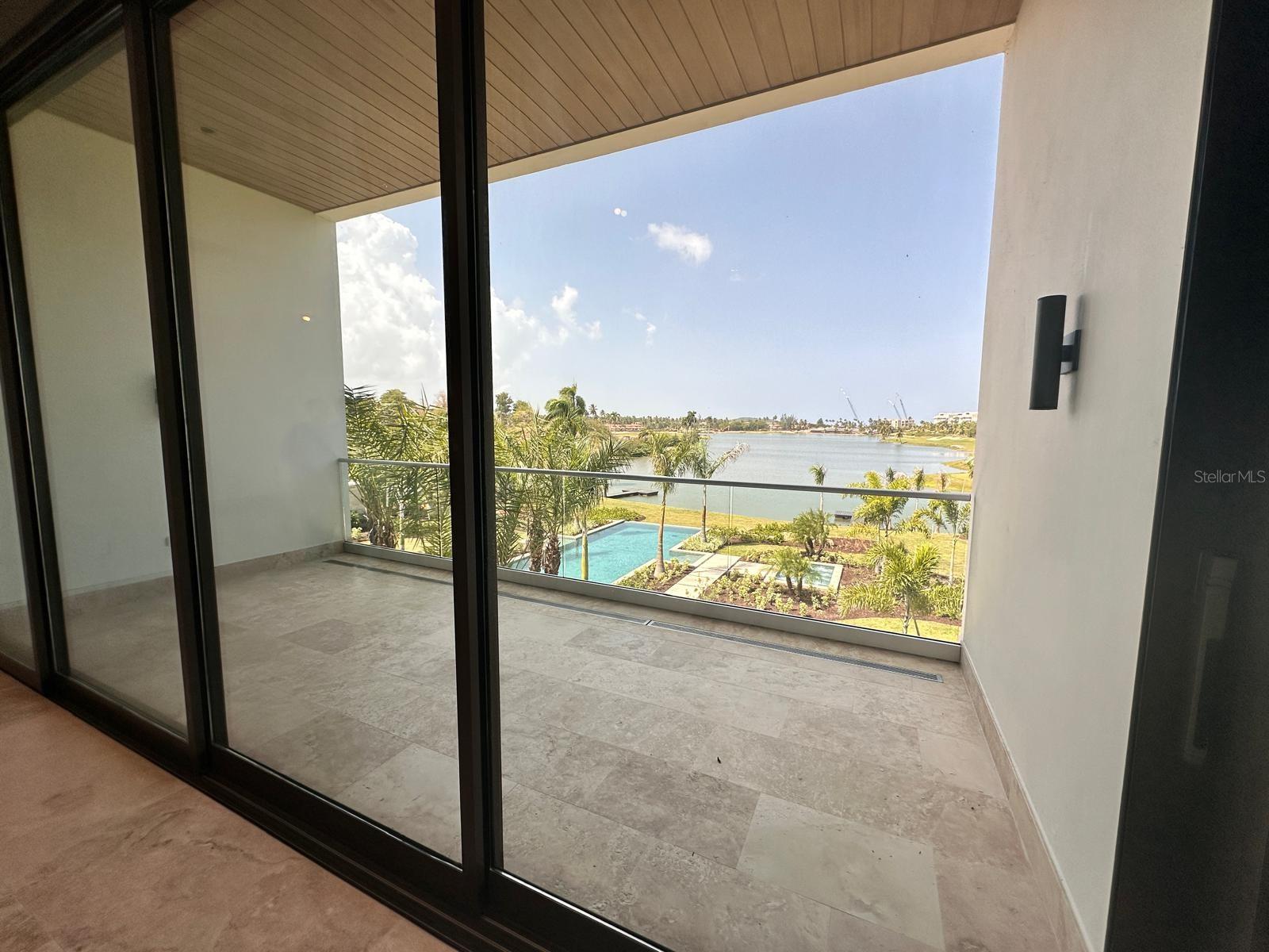 LIVINGSTON LAKE - Residential