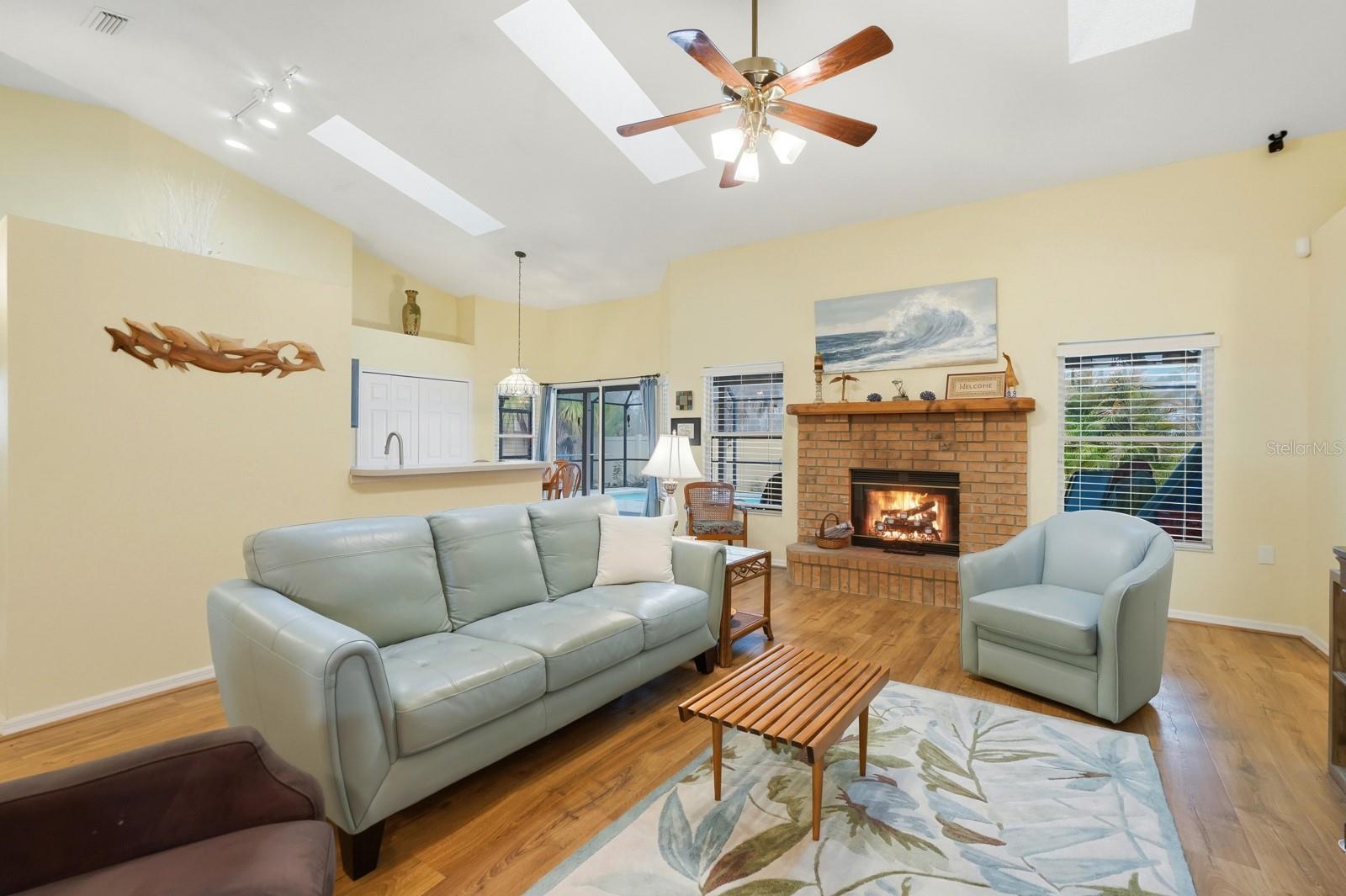 BRYAN CAVE ESTATES - Residential