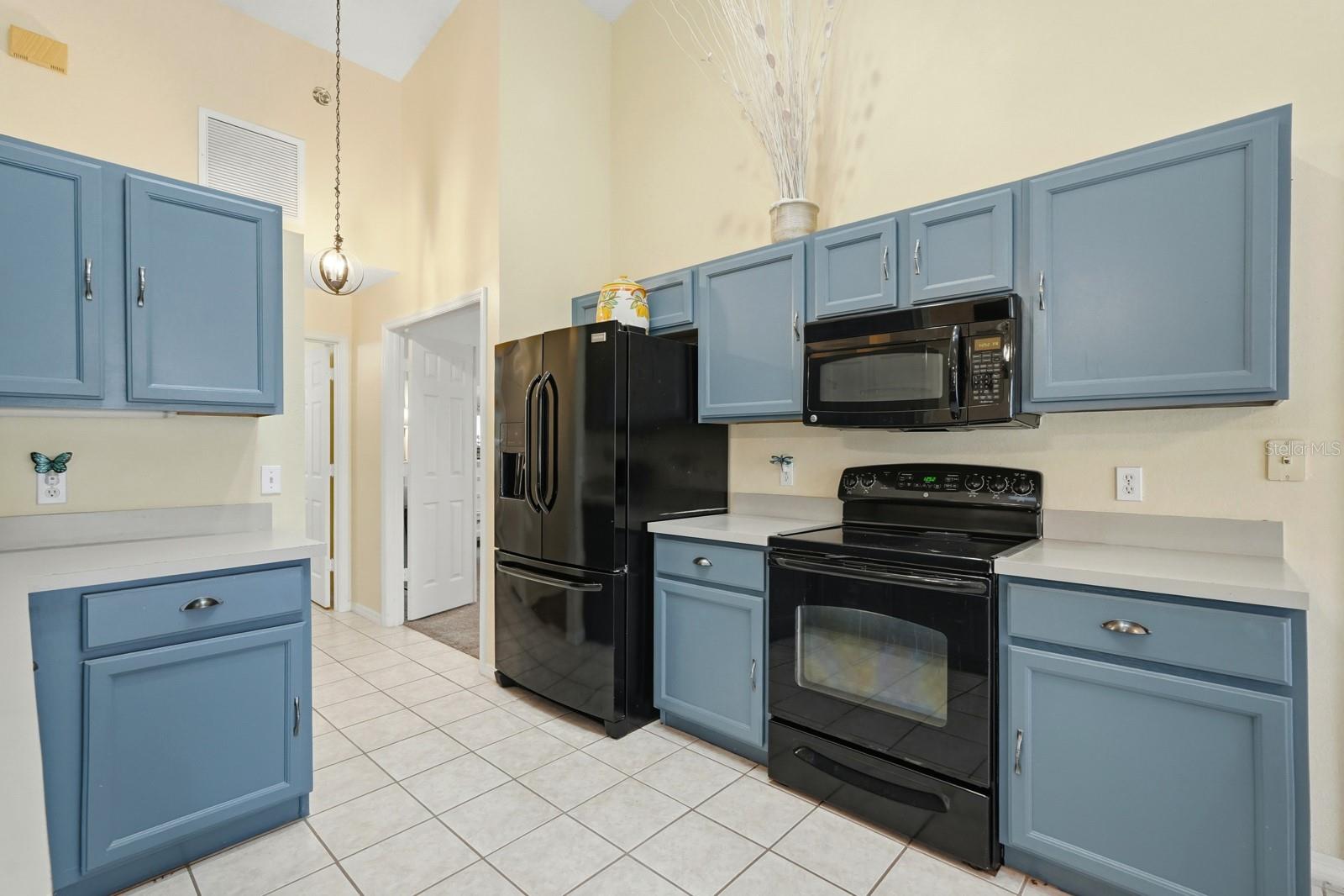 BRYAN CAVE ESTATES - Residential