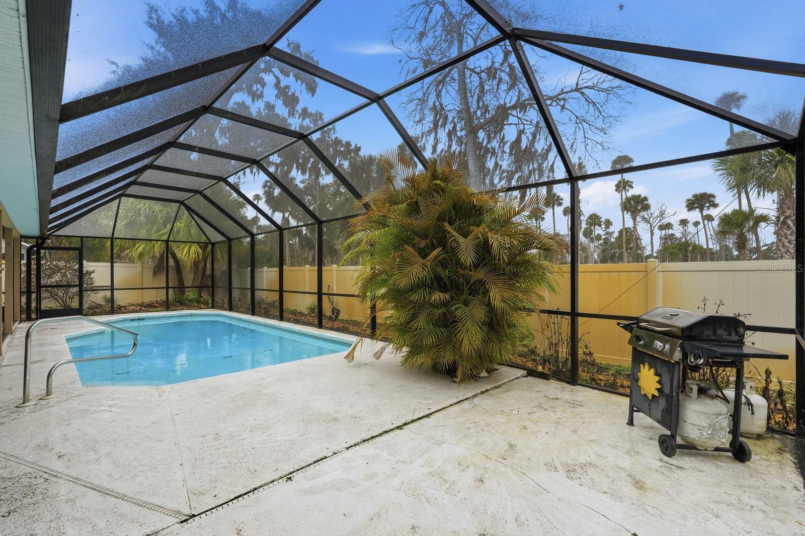 BRYAN CAVE ESTATES - Residential