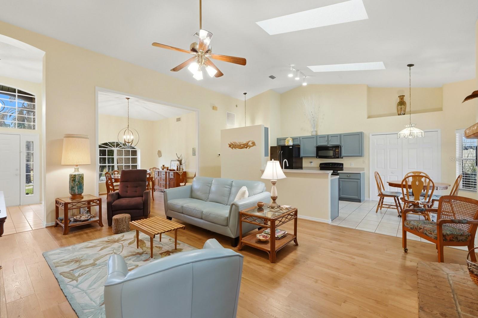 BRYAN CAVE ESTATES - Residential