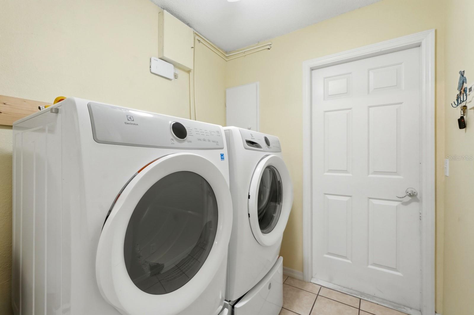 BRYAN CAVE ESTATES - Residential