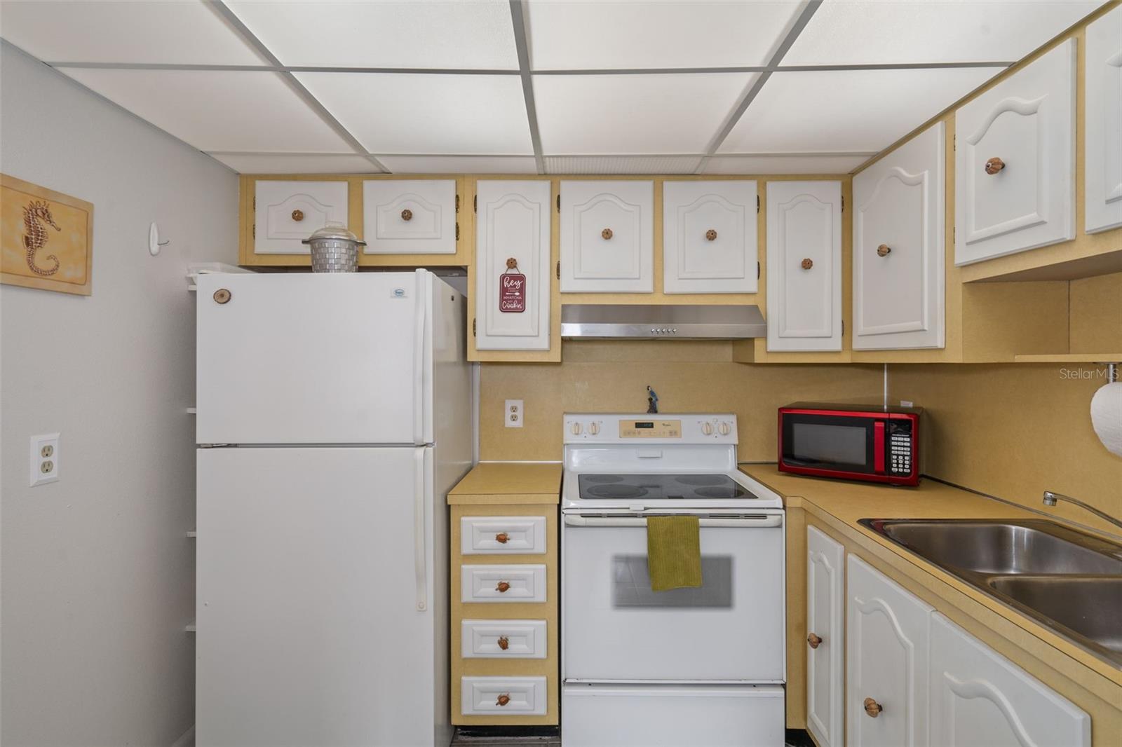 PARADISE POINTE WEST - Residential Lease