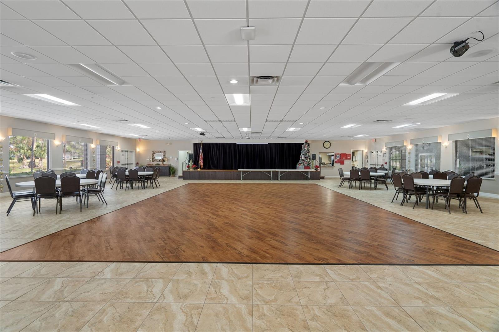 PARADISE POINTE WEST - Residential Lease