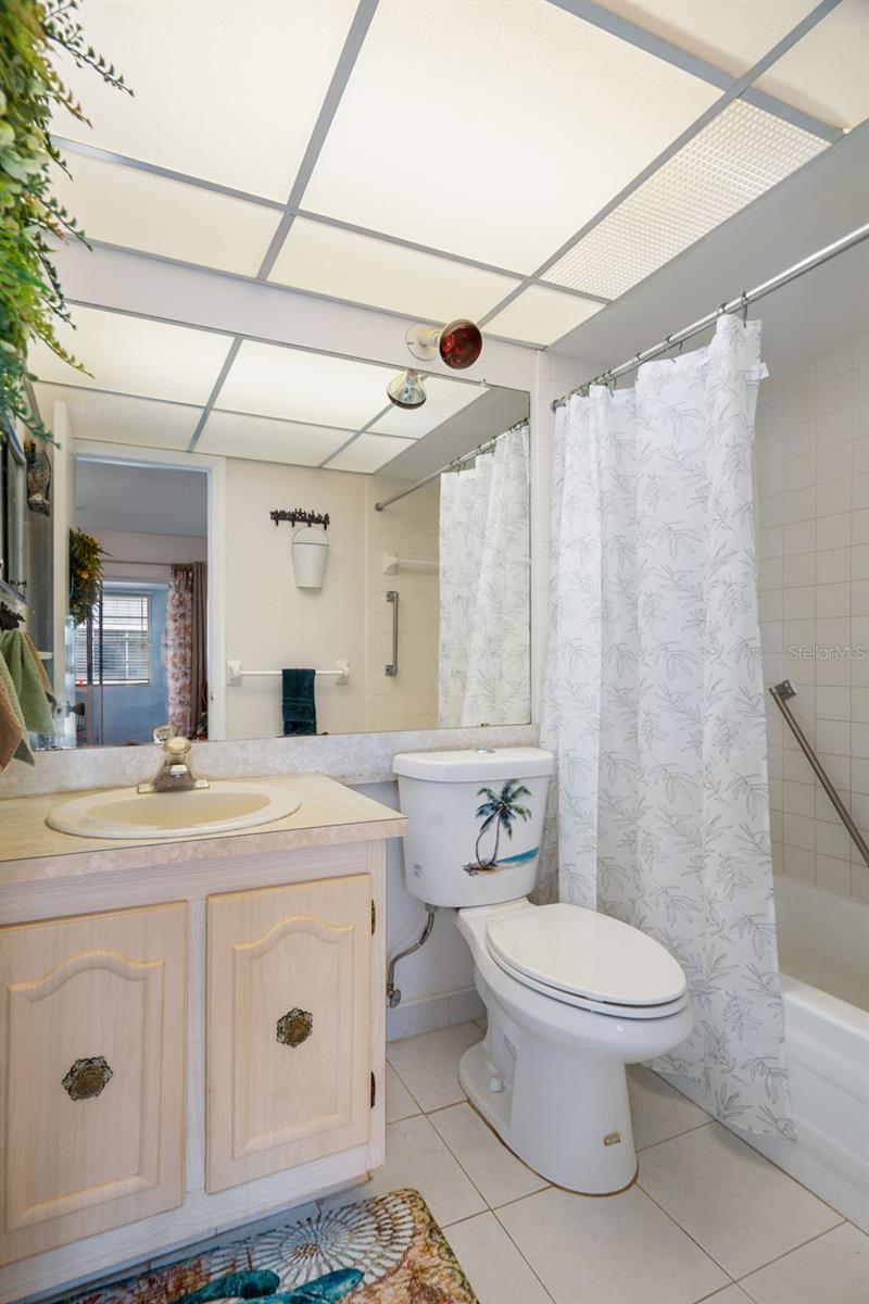 PARADISE POINTE WEST - Residential Lease