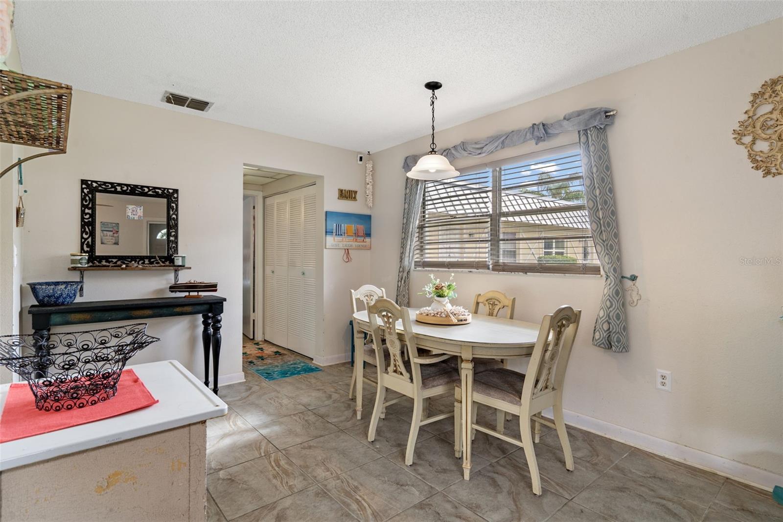 PARADISE POINTE WEST - Residential Lease