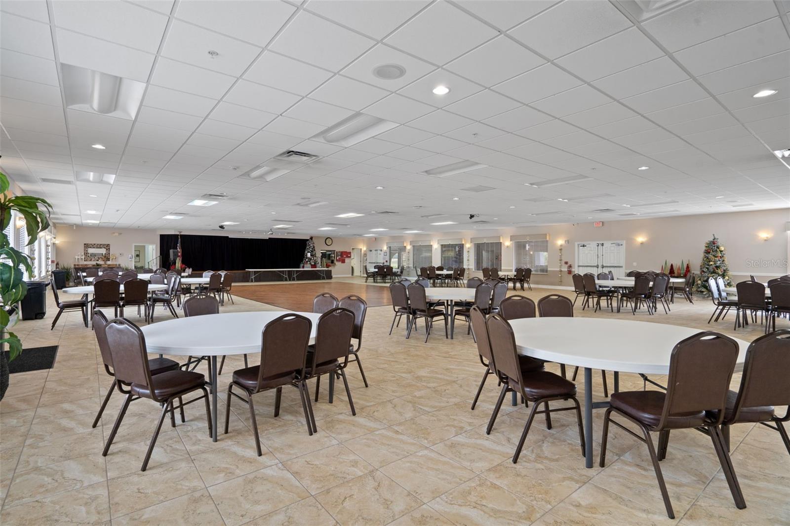 PARADISE POINTE WEST - Residential Lease