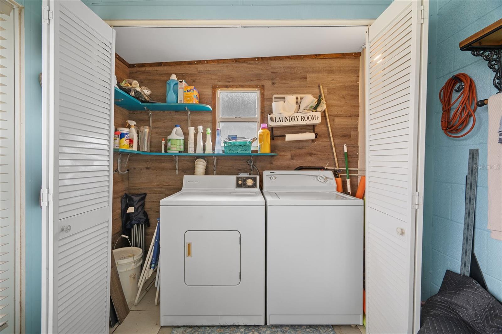 PARADISE POINTE WEST - Residential Lease