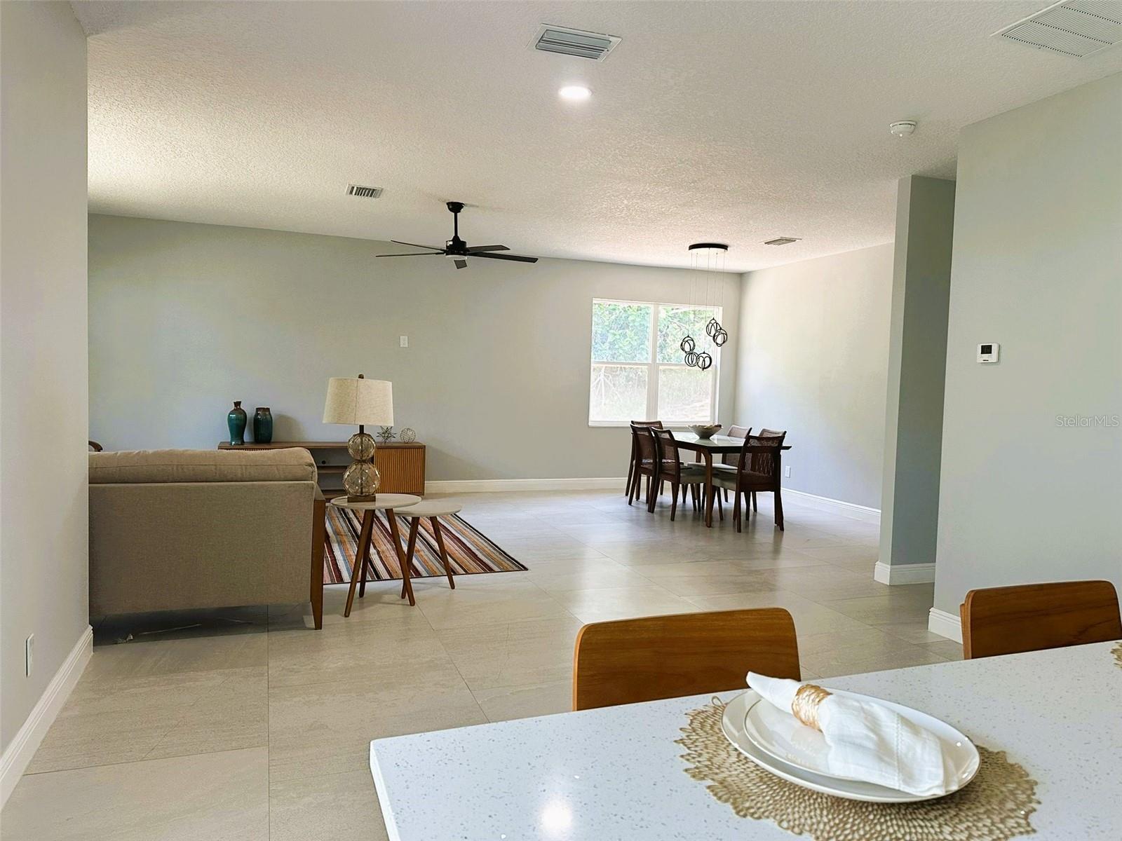 CALABAY PARC AT TOWER LAKE - Residential