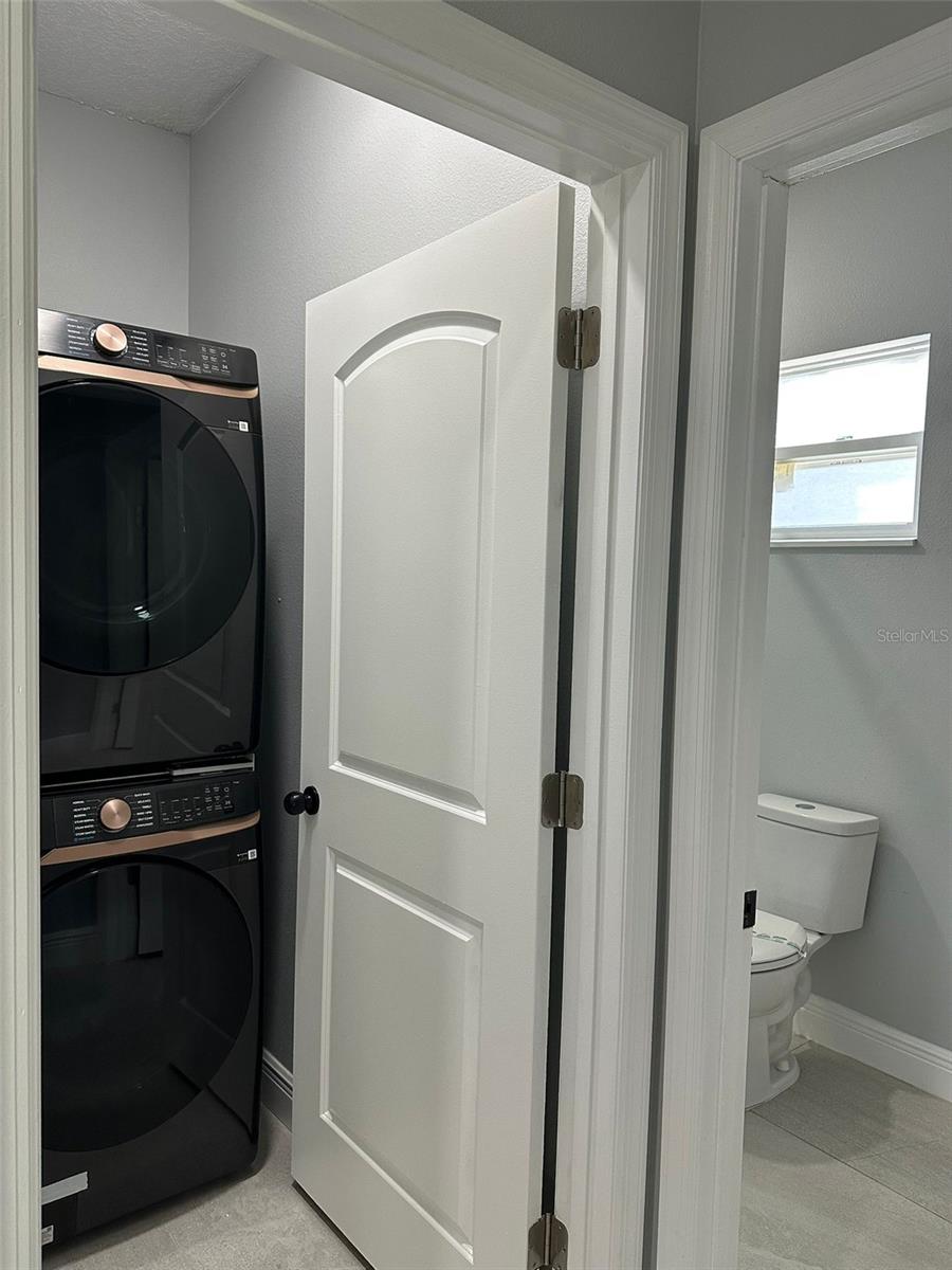 CALABAY PARC AT TOWER LAKE - Residential