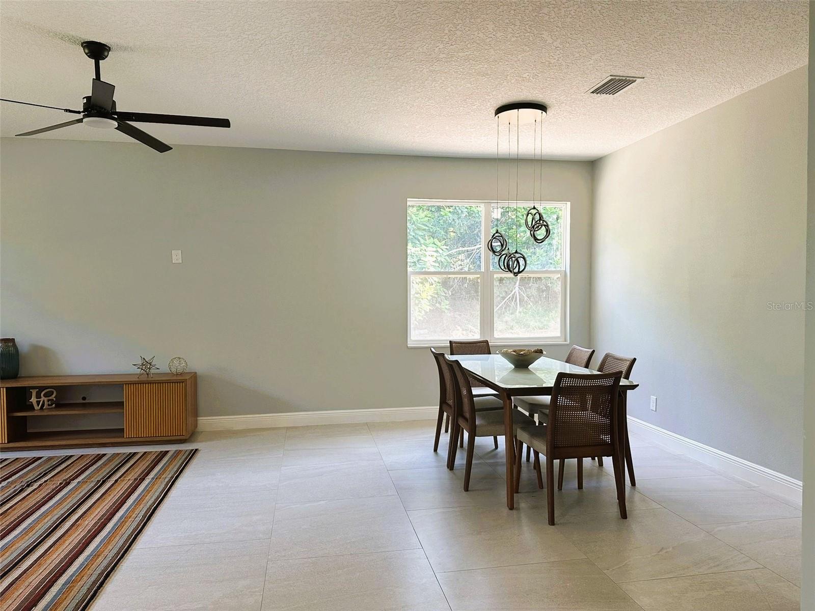 CALABAY PARC AT TOWER LAKE - Residential