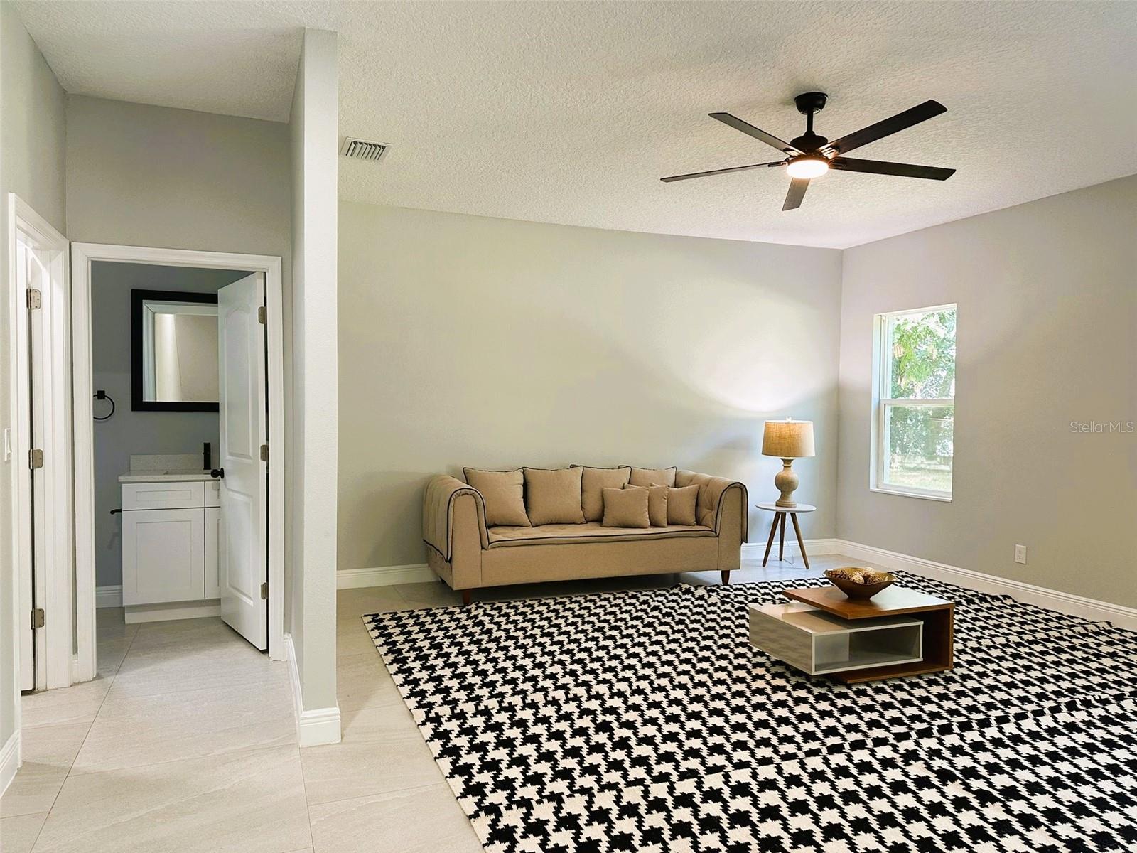 CALABAY PARC AT TOWER LAKE - Residential