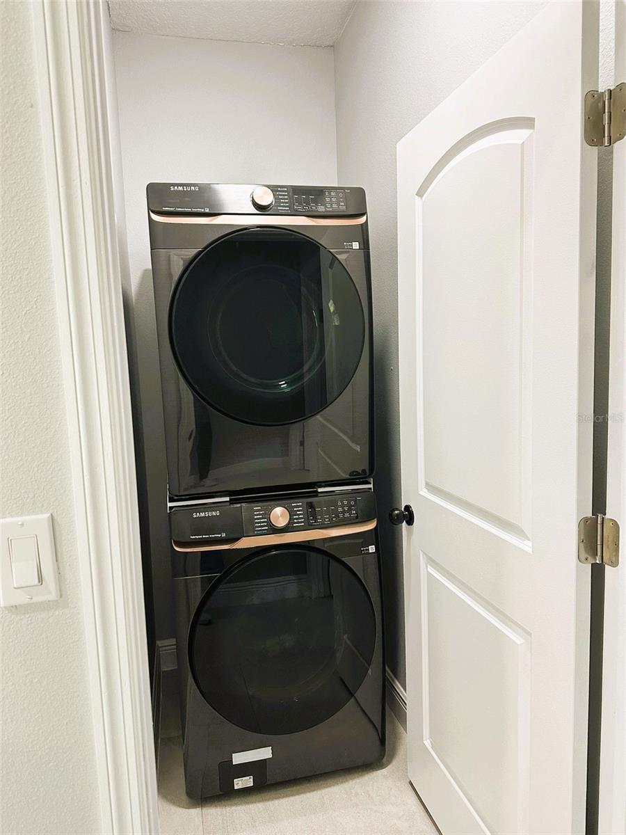 CALABAY PARC AT TOWER LAKE - Residential