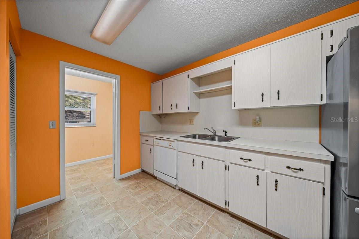 CIRCLE SQUARE WOODS - Residential