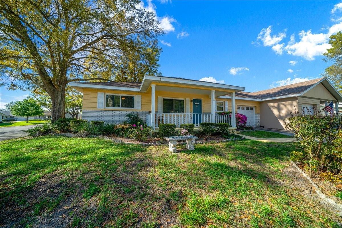 CIRCLE SQUARE WOODS - Residential