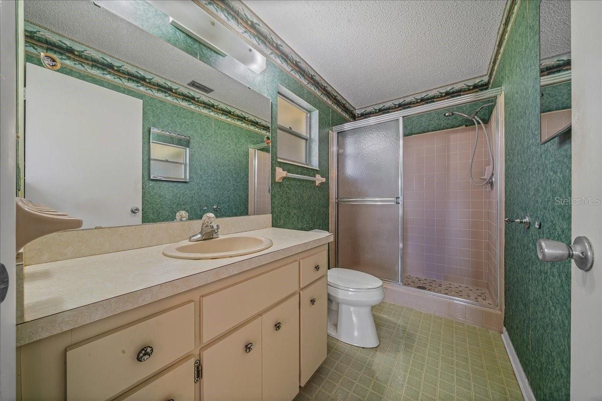 CIRCLE SQUARE WOODS - Residential