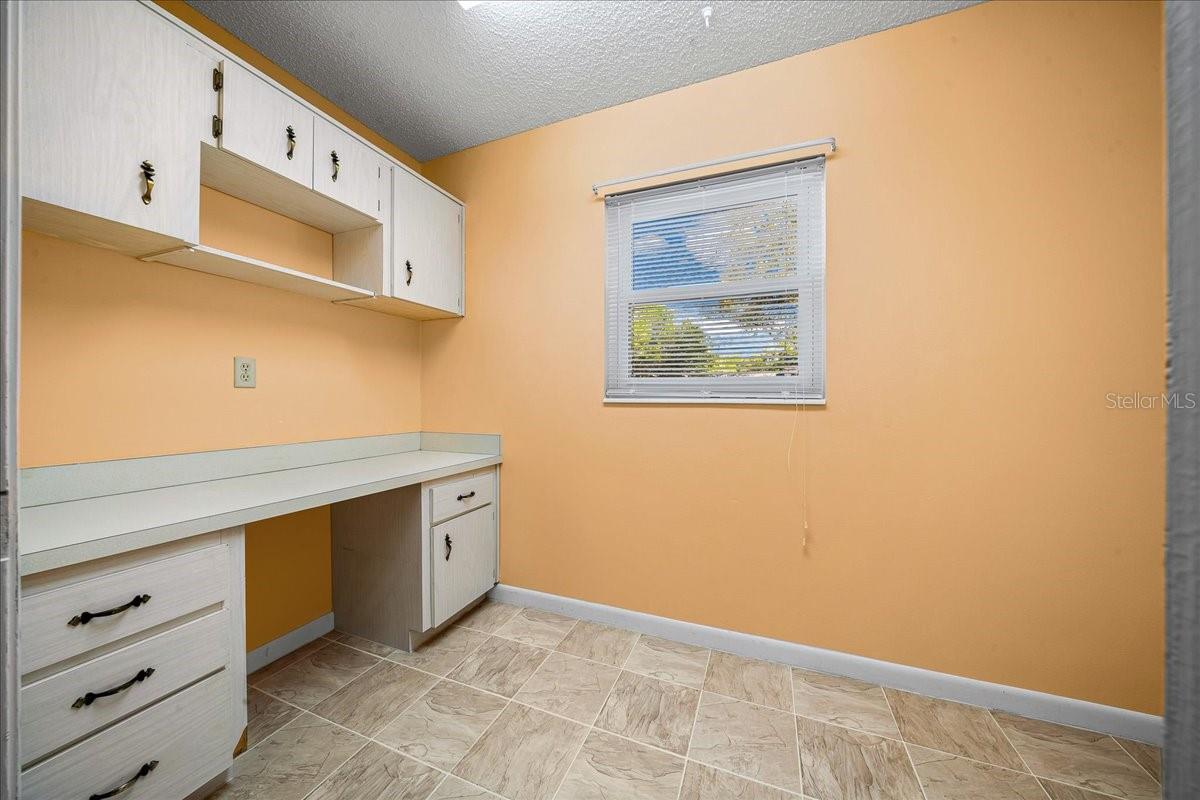 CIRCLE SQUARE WOODS - Residential