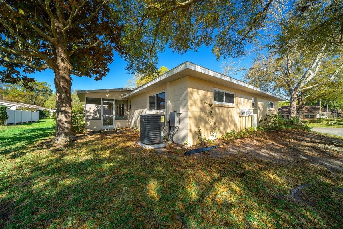 CIRCLE SQUARE WOODS - Residential