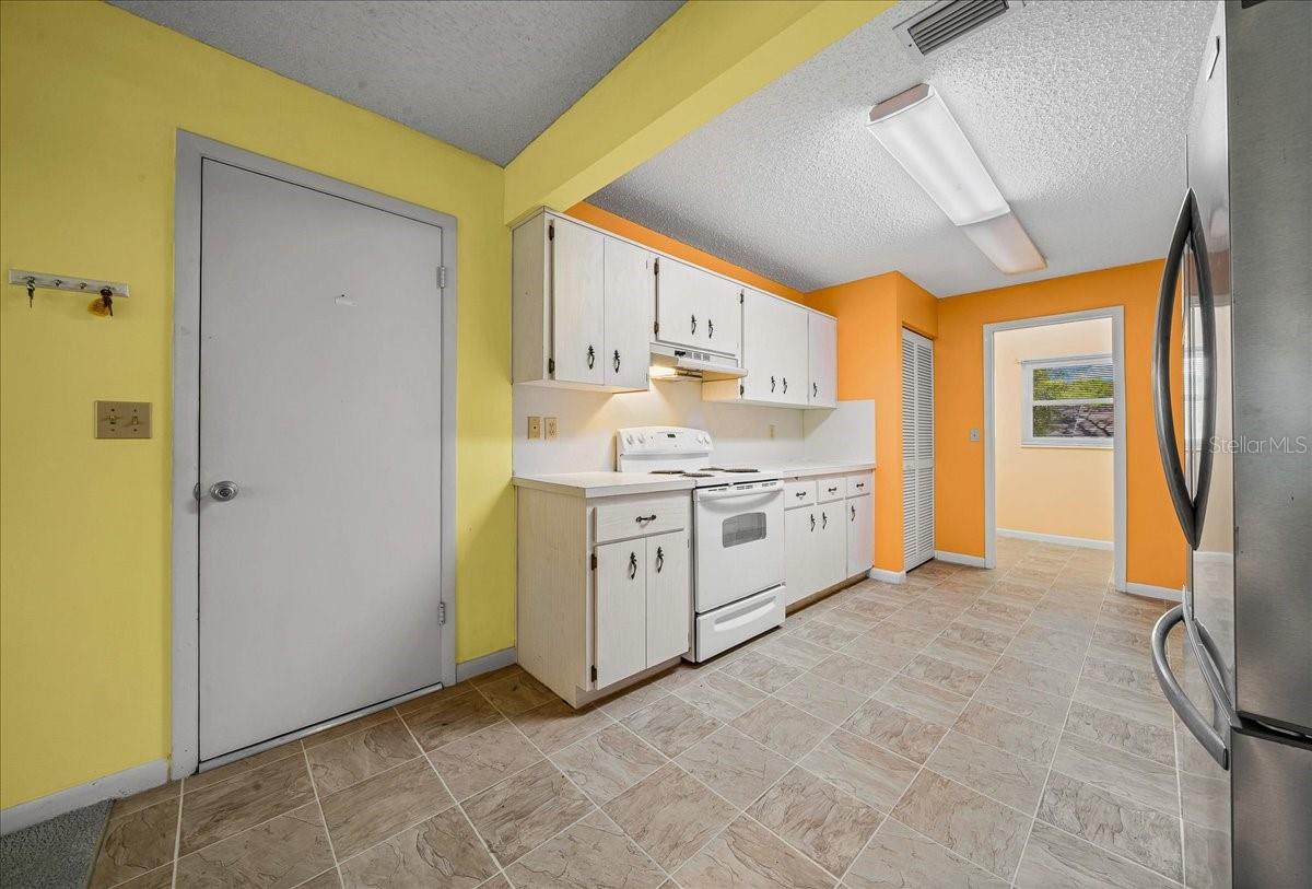 CIRCLE SQUARE WOODS - Residential