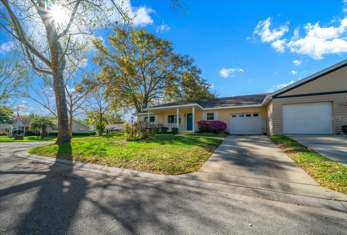 CIRCLE SQUARE WOODS - Residential