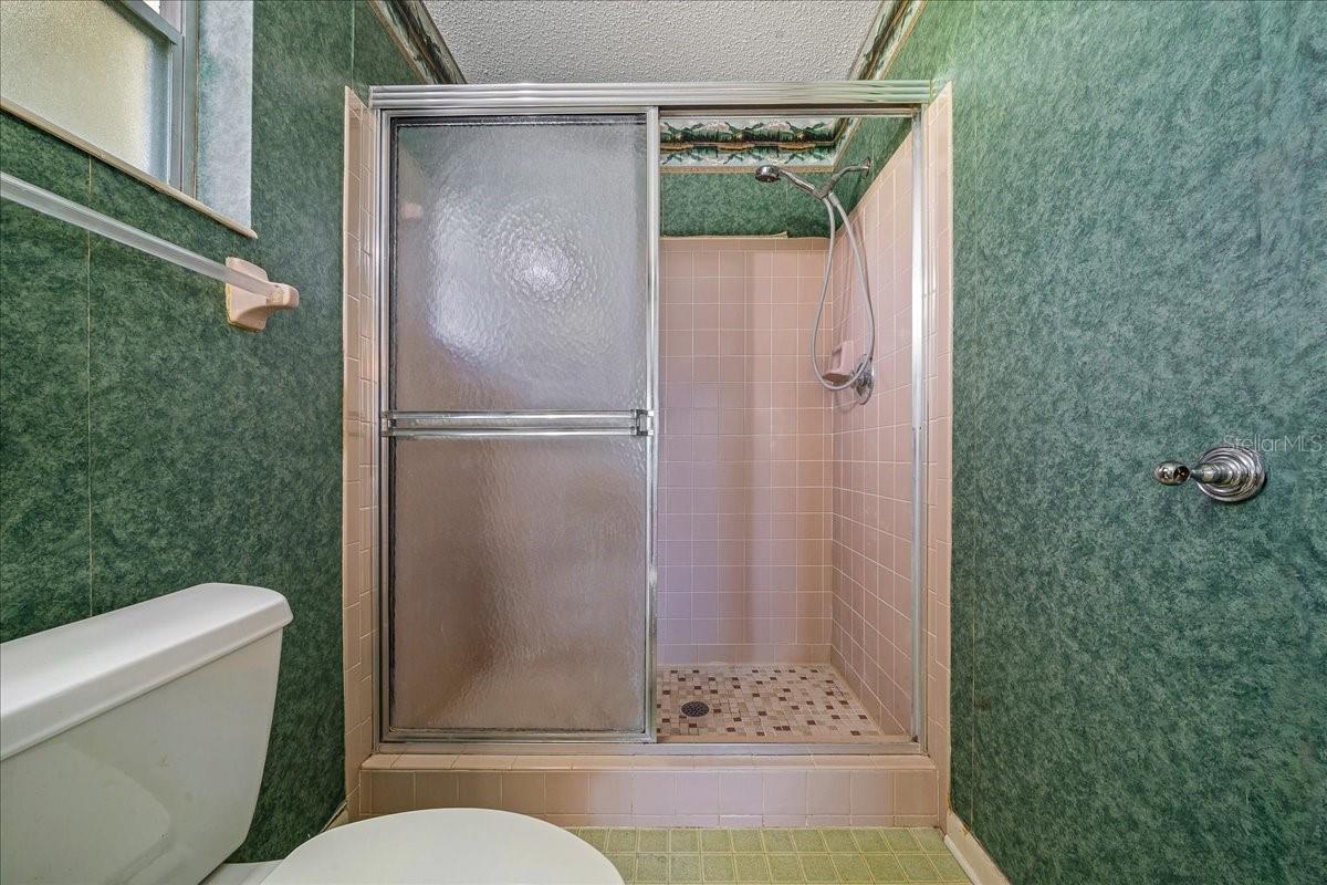 CIRCLE SQUARE WOODS - Residential