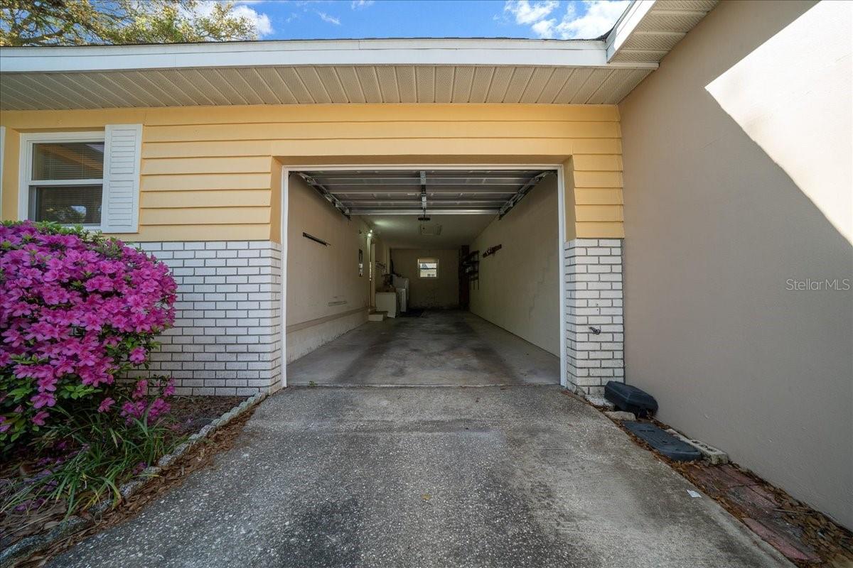 CIRCLE SQUARE WOODS - Residential