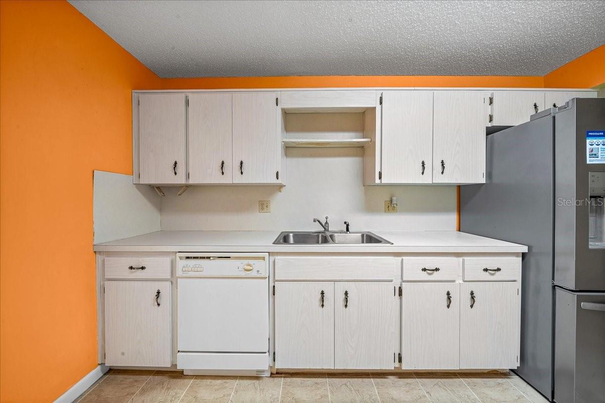 CIRCLE SQUARE WOODS - Residential