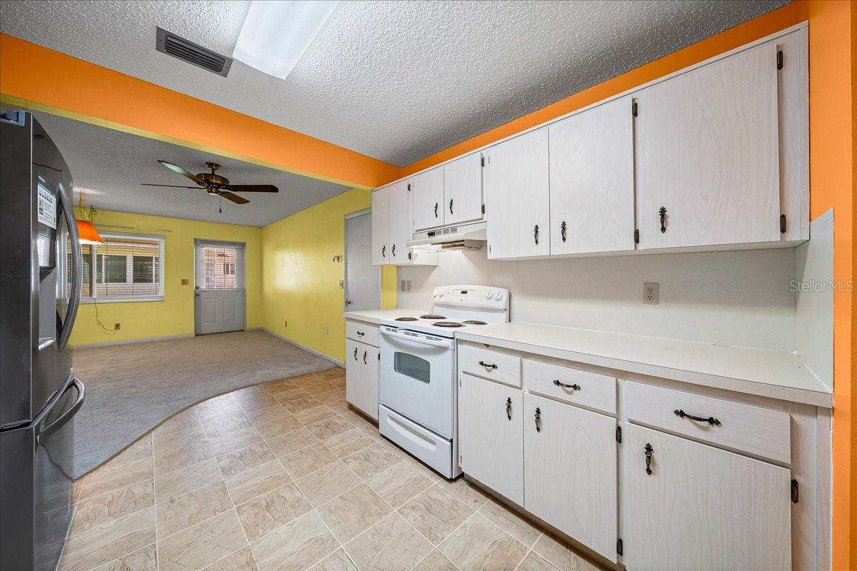 CIRCLE SQUARE WOODS - Residential