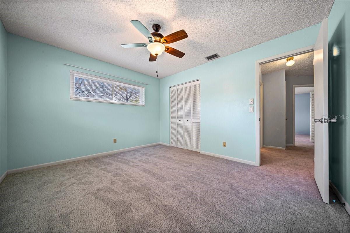 CIRCLE SQUARE WOODS - Residential