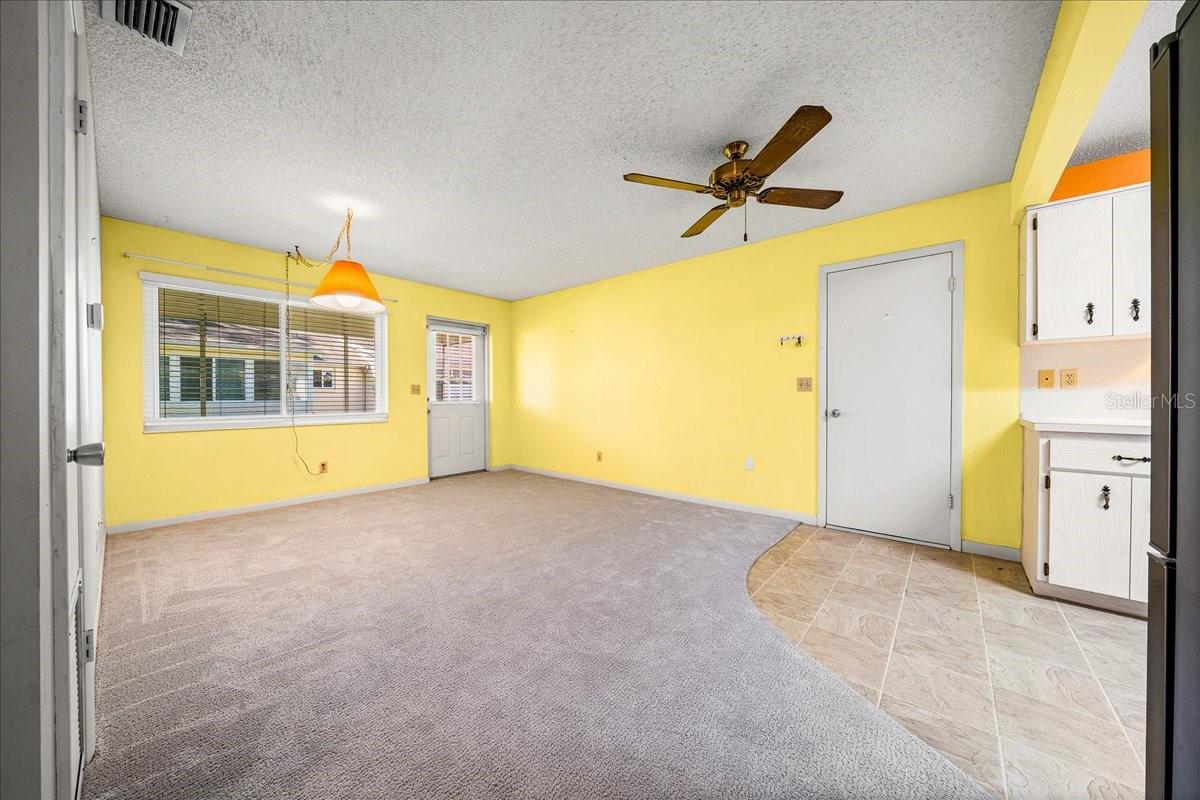 CIRCLE SQUARE WOODS - Residential