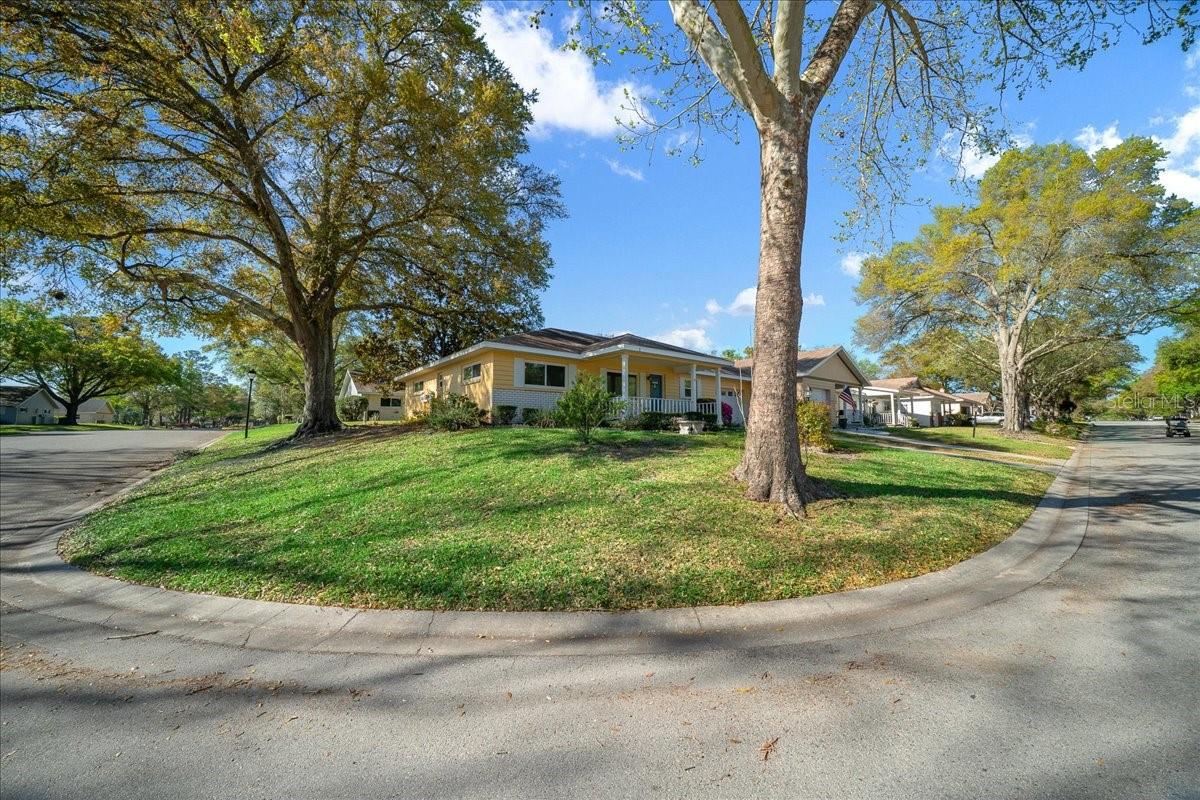 CIRCLE SQUARE WOODS - Residential