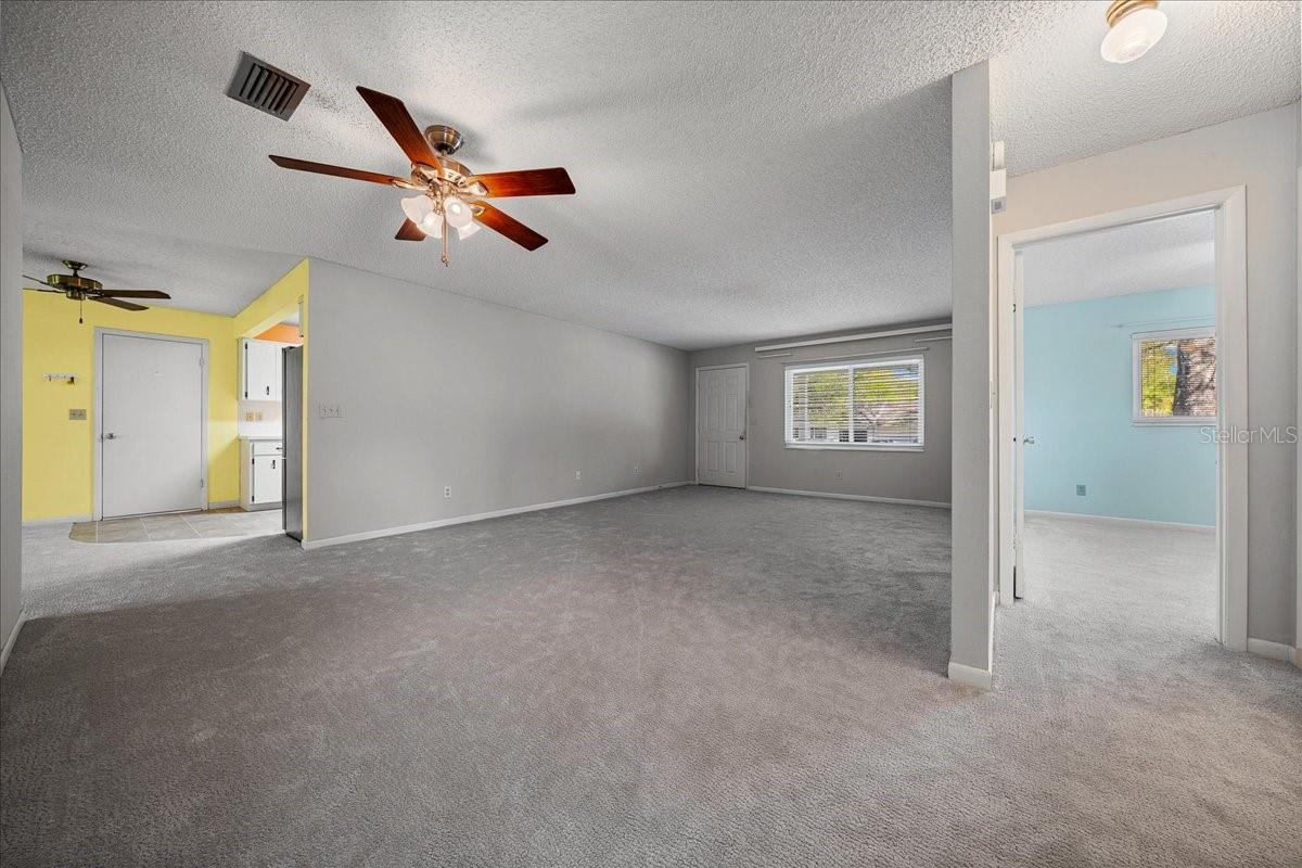 CIRCLE SQUARE WOODS - Residential