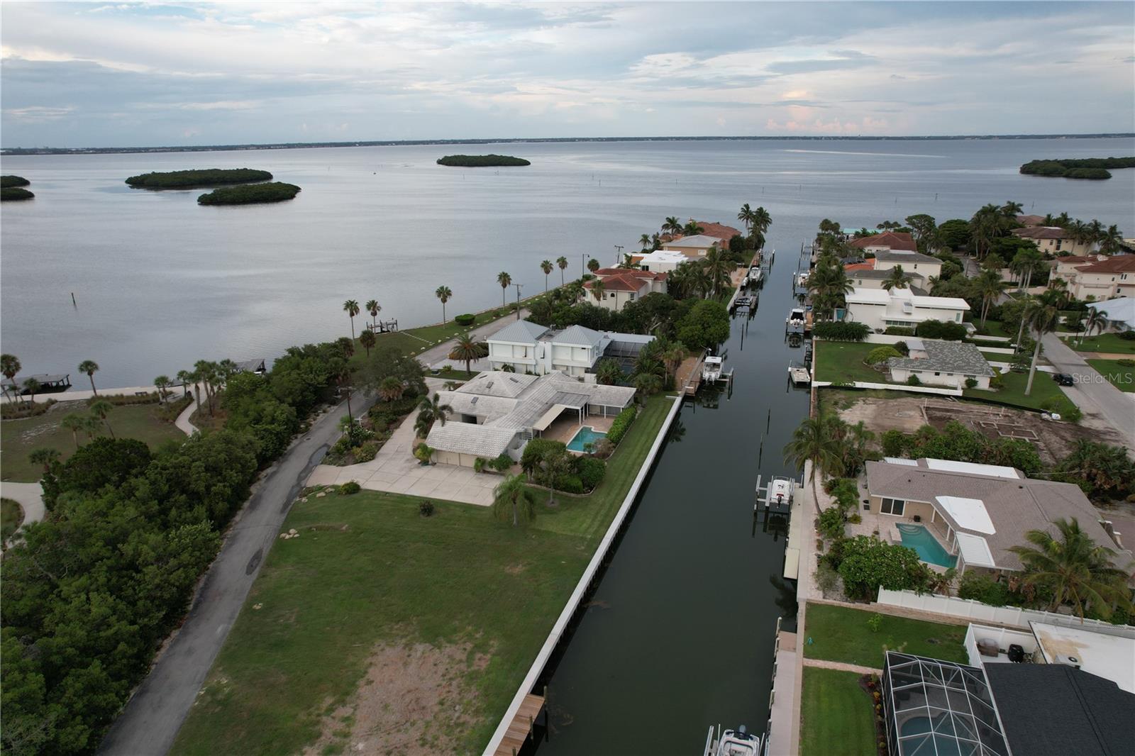 LONGBOAT KEY ESTATES - Land