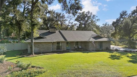 Photo of 2941 Chelsea Woods Drive, Valrico, FL 33596 (MLS # TB8441558)