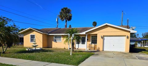 A home in PALMETTO