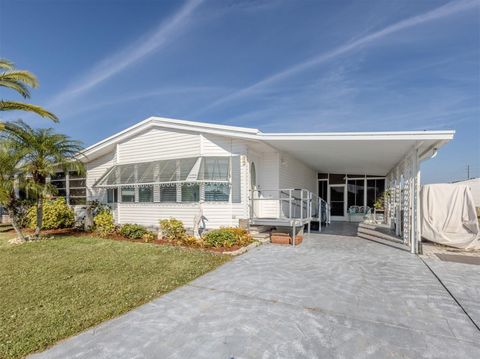 452 SHARKS POINT NORTH PORT FL 34287