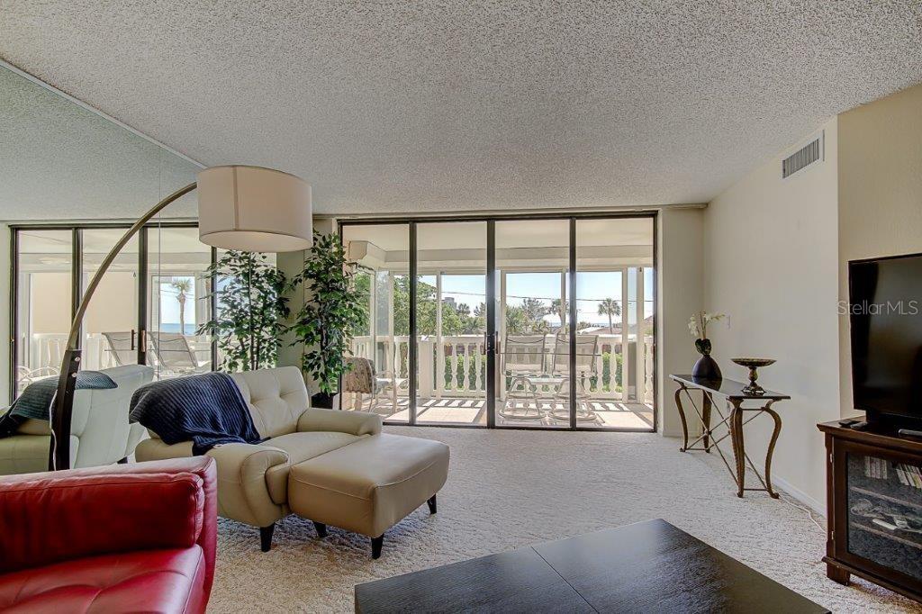 SILVER SANDS BEACH & RACQUET CLUB - Residential