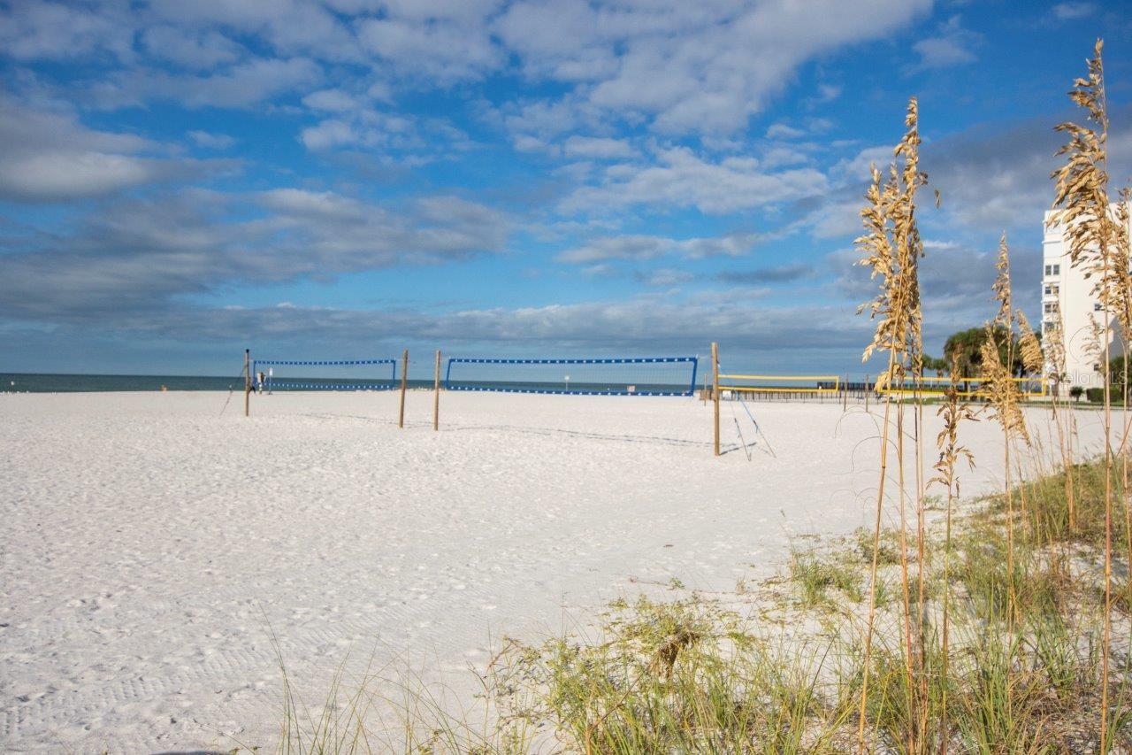 SILVER SANDS BEACH & RACQUET CLUB - Residential