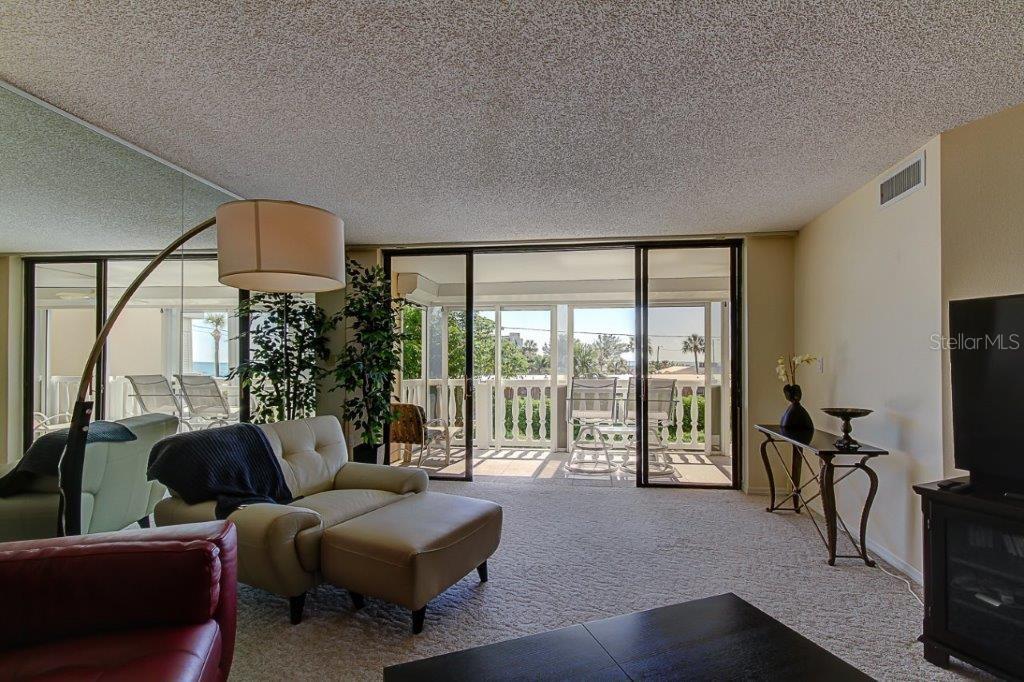 SILVER SANDS BEACH & RACQUET CLUB - Residential