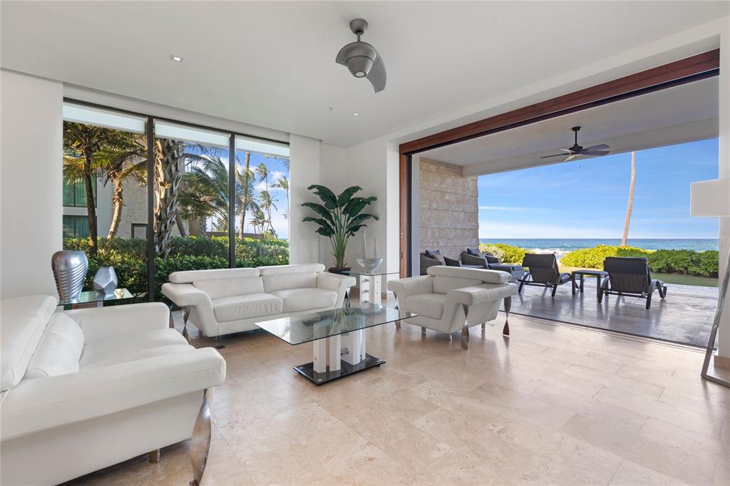 WEST BEACH RESIDENCE - Residential