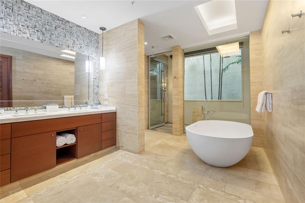 WEST BEACH RESIDENCE - Residential
