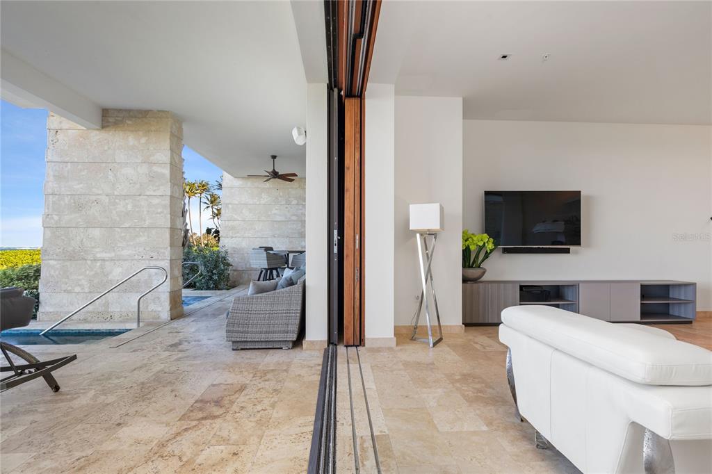 WEST BEACH RESIDENCE - Residential
