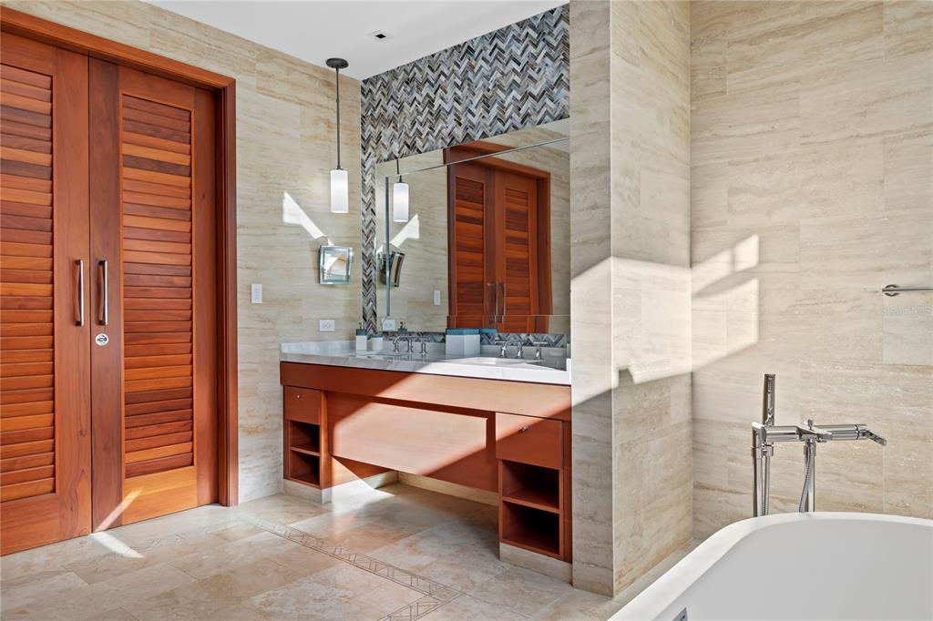 WEST BEACH RESIDENCE - Residential