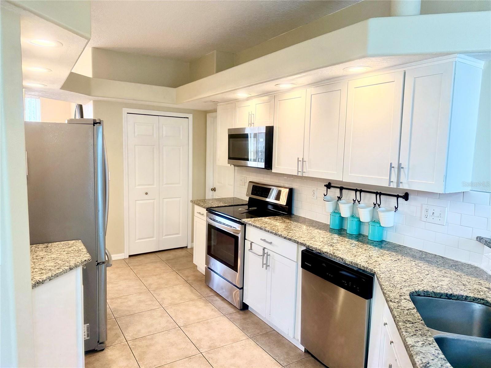 HUNTERS LAKE PH 01 - Residential