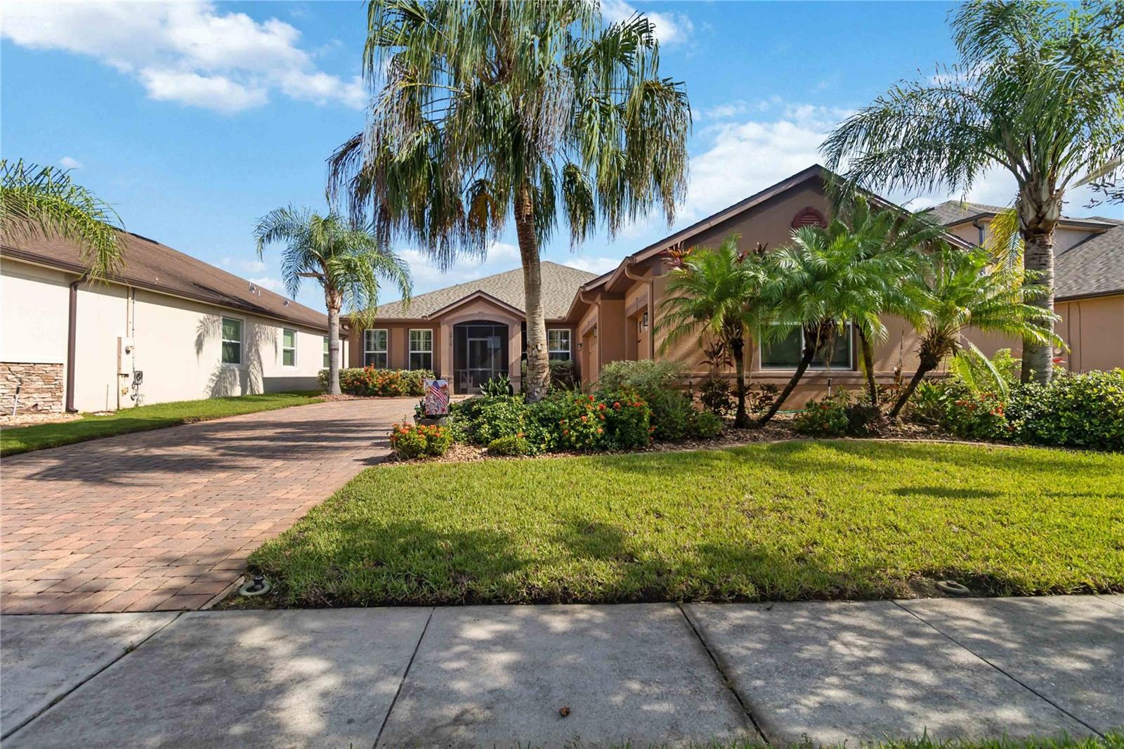 2812 AUTUMN BREEZE WAY