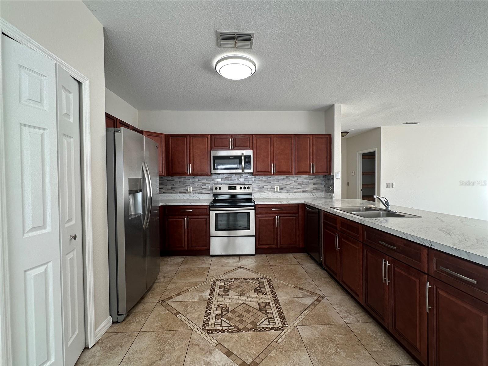 POINCIANA NBRHD 6 VIL 7 - Residential